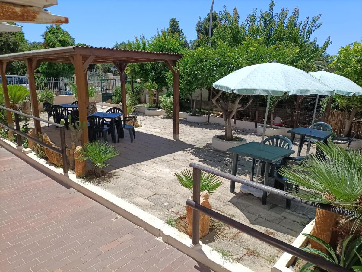 Mony'S Island B&B Алгеро Екстериор снимка